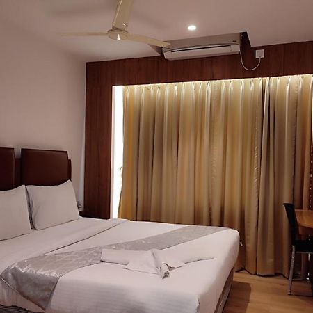 Staymaker Hotel Mohan Palace Baharampur Exterior foto