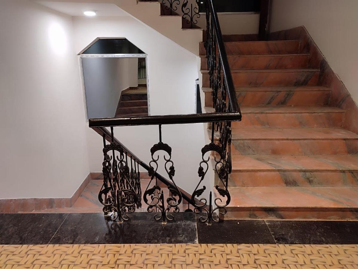 Staymaker Hotel Mohan Palace Baharampur Exterior foto
