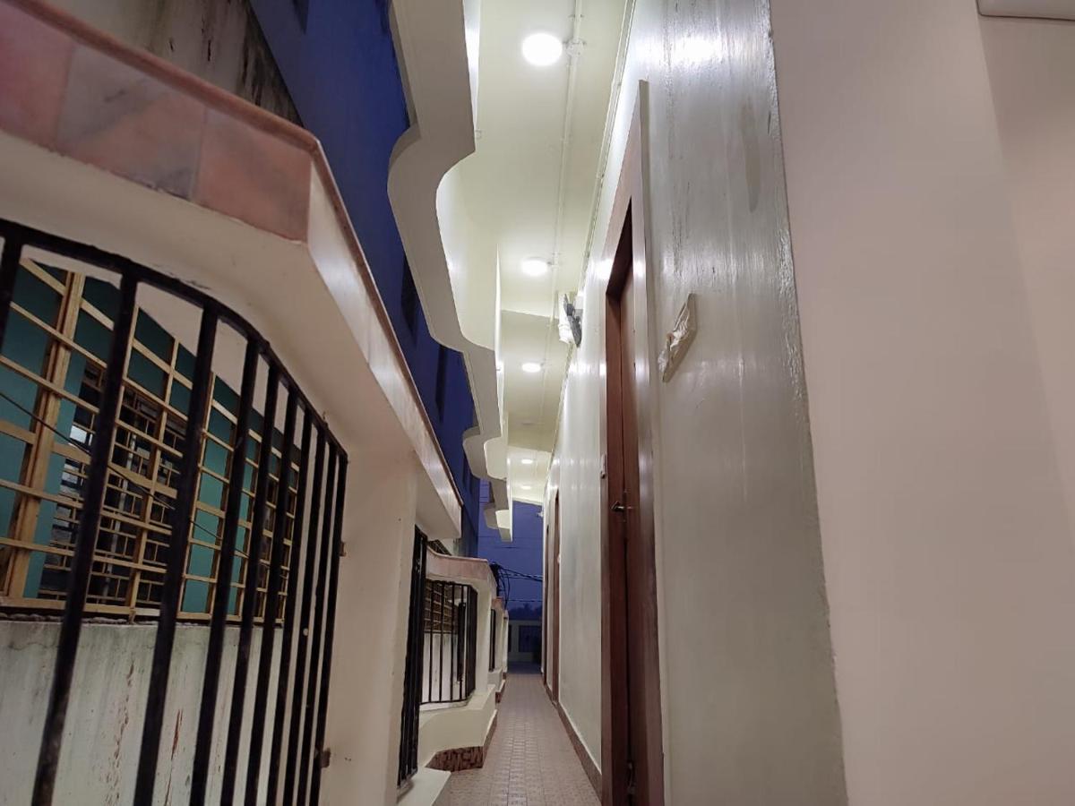 Staymaker Hotel Mohan Palace Baharampur Exterior foto