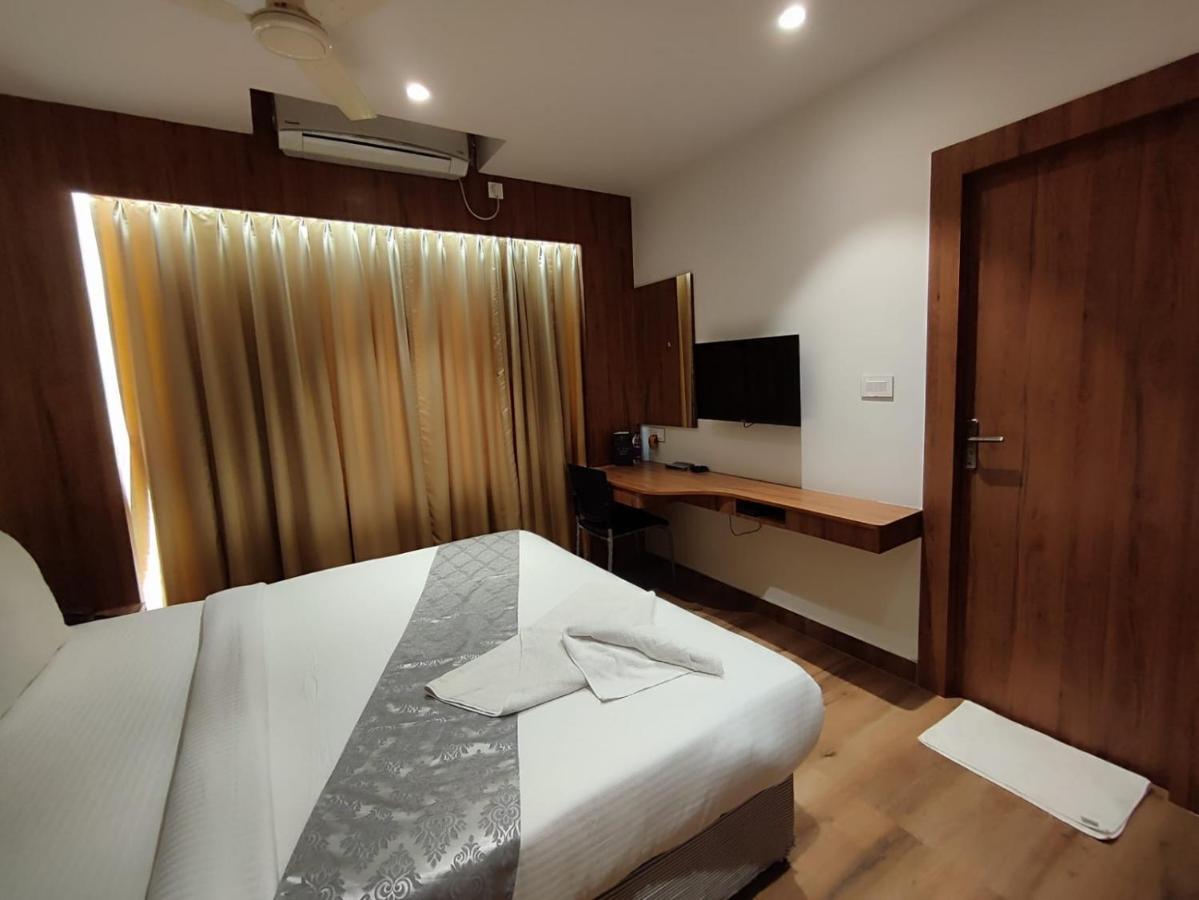 Staymaker Hotel Mohan Palace Baharampur Exterior foto