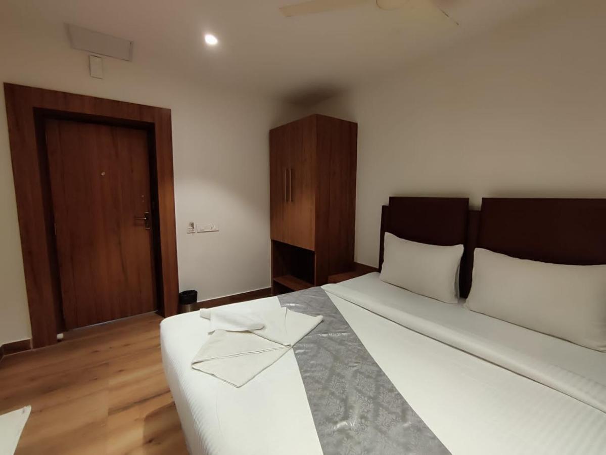 Staymaker Hotel Mohan Palace Baharampur Exterior foto