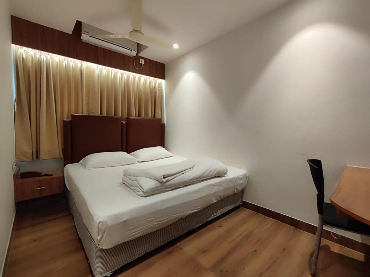 Staymaker Hotel Mohan Palace Baharampur Exterior foto