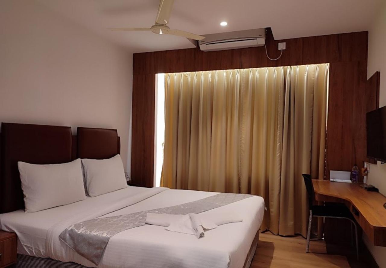 Staymaker Hotel Mohan Palace Baharampur Exterior foto